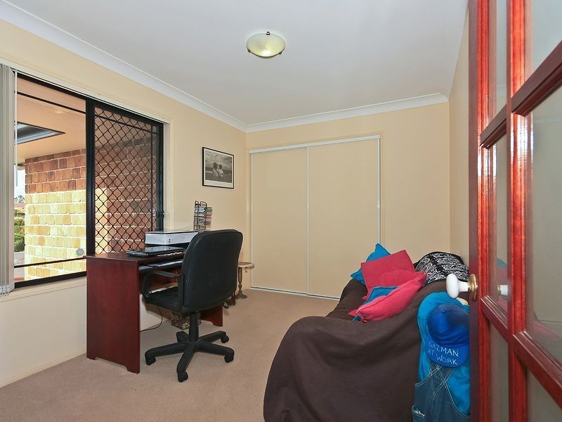 5 Richardson Court, Edens Landing QLD 4207
