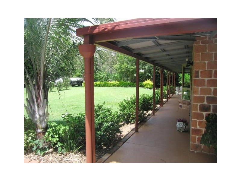 1 Helen-Louise Ct, Buccan QLD 4207