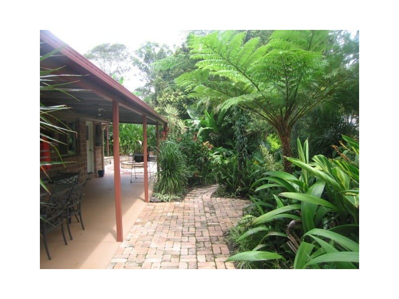 1 Helen-Louise Ct, Buccan QLD 4207