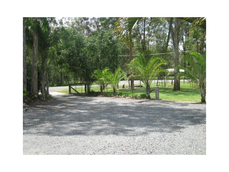 1 Helen-Louise Ct, Buccan QLD 4207