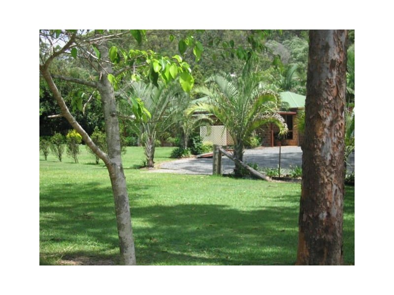 1 Helen-Louise Ct, Buccan QLD 4207