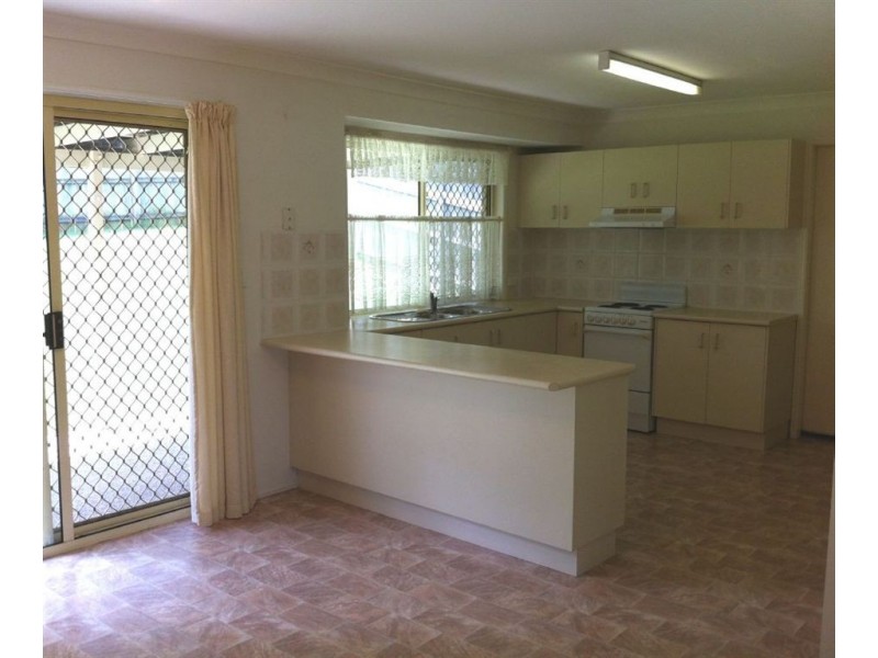 63 Tallagandra Rd, Beenleigh QLD 4207