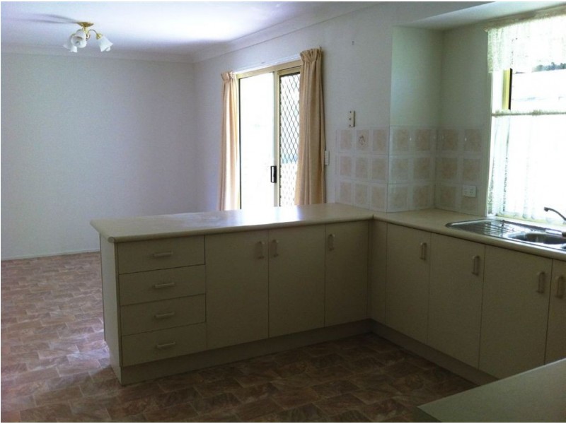 63 Tallagandra Rd, Beenleigh QLD 4207