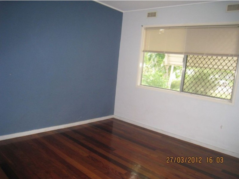 8 Licola Street, Woodridge QLD 4114