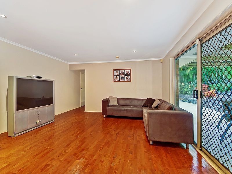 53 Ivanhoe Drive, Edens Landing QLD 4207