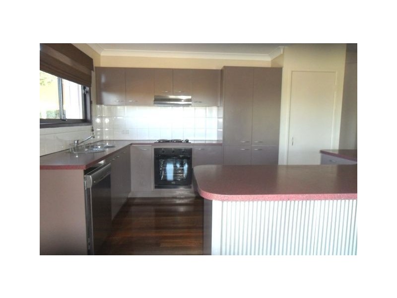 11 Vromans Court, Edens Landing QLD 4207