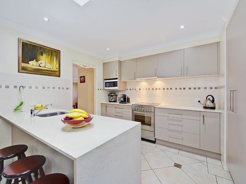 4 Richardson Ct, Edens Landing QLD 4207