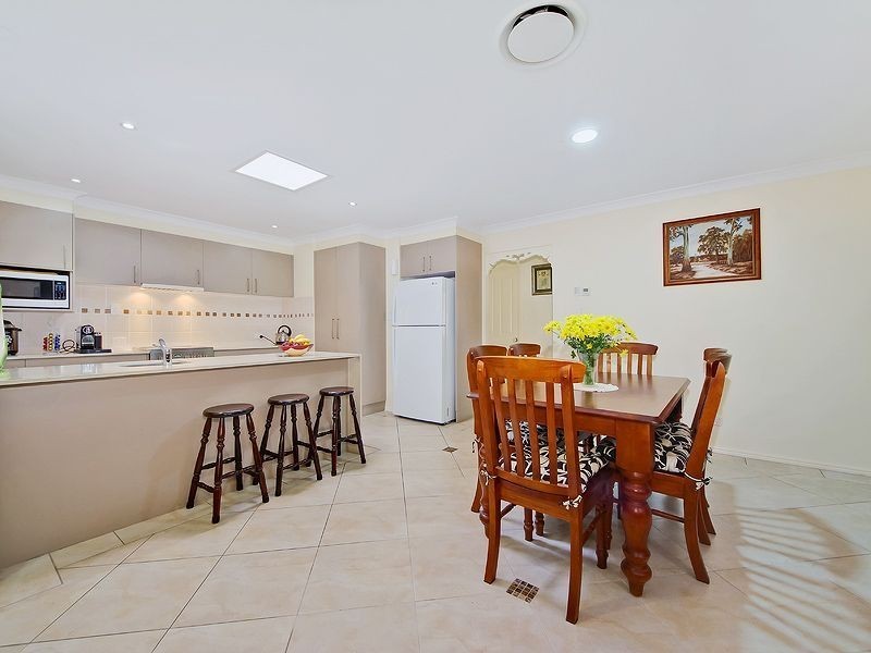 4 Richardson Ct, Edens Landing QLD 4207