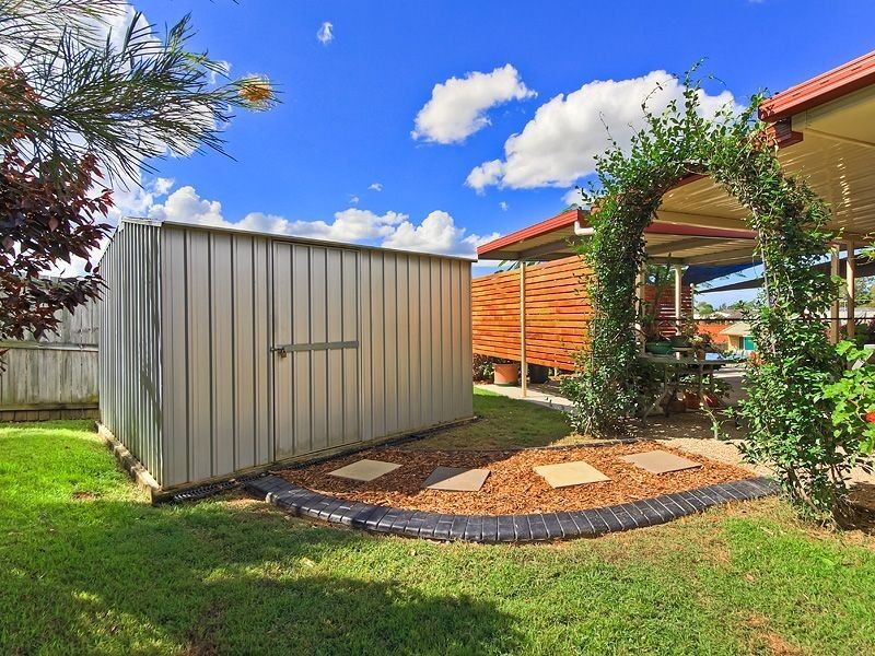 4 Richardson Ct, Edens Landing QLD 4207