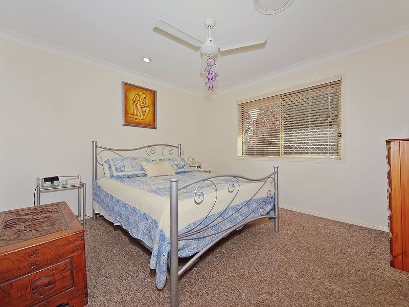 4 Richardson Ct, Edens Landing QLD 4207