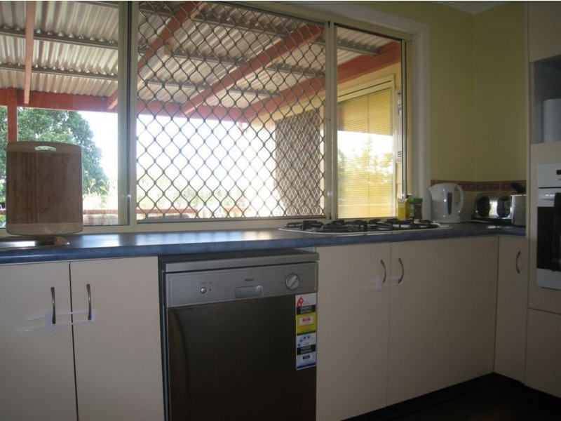 8 Bingo Street, Edens Landing QLD 4207
