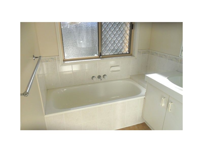 18 Jan Crt, Bethania QLD 4205