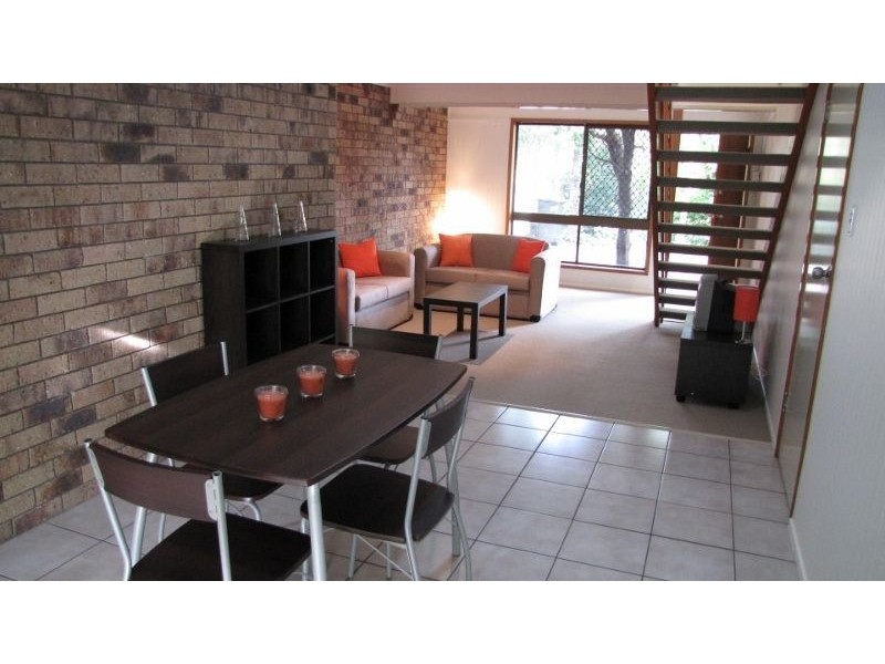 4/2 Delanty Court, Mount Warren Park QLD 4207