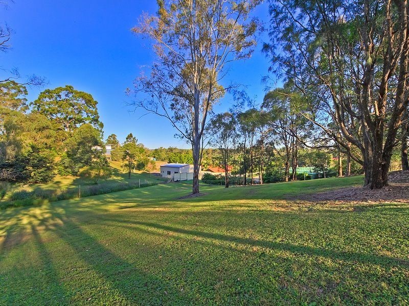 48 Lima Street, Edens Landing QLD 4207