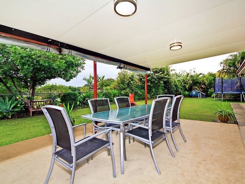 9 Cressbrook Ct, Meadowbrook QLD 4131