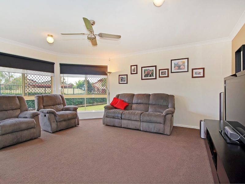 9 Cressbrook Ct, Meadowbrook QLD 4131