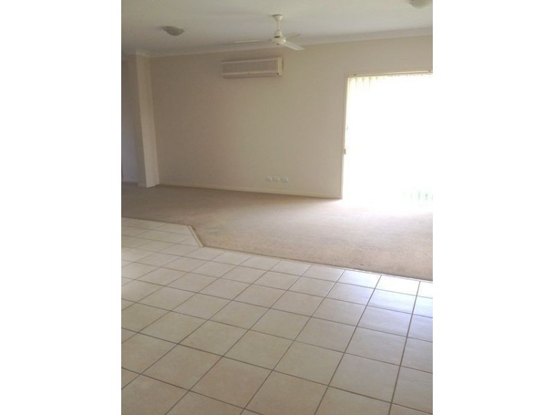 13 Holliday Dr, Edens Landing QLD 4207