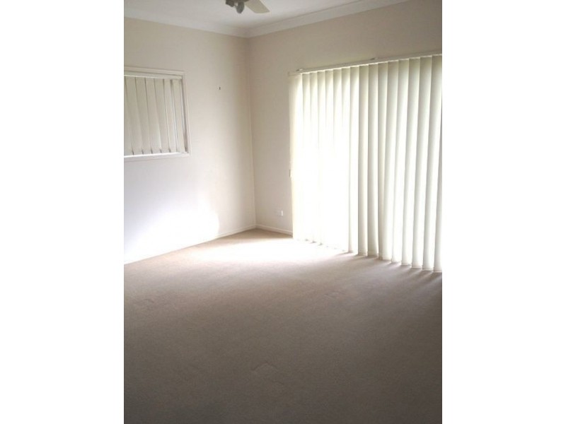 13 Holliday Dr, Edens Landing QLD 4207