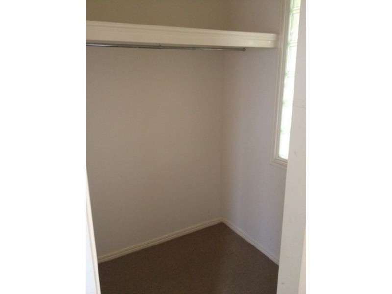 13 Holliday Dr, Edens Landing QLD 4207