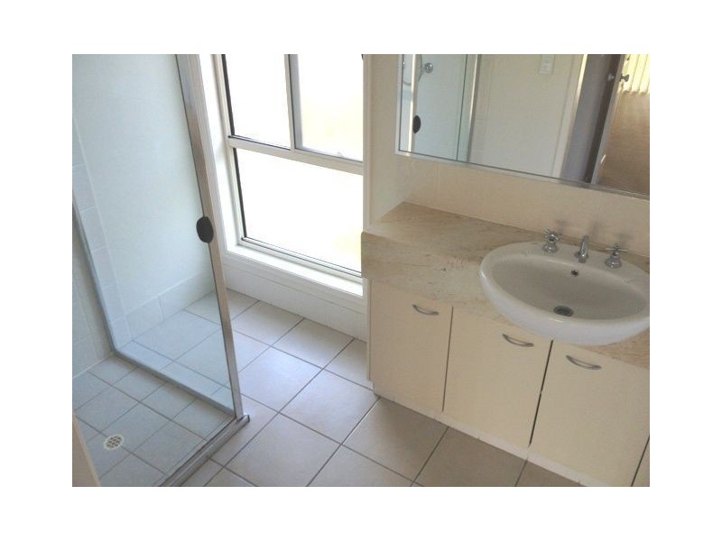 13 Holliday Dr, Edens Landing QLD 4207