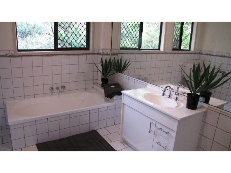 4/2 Delanty Crt, Edens Landing QLD 4207