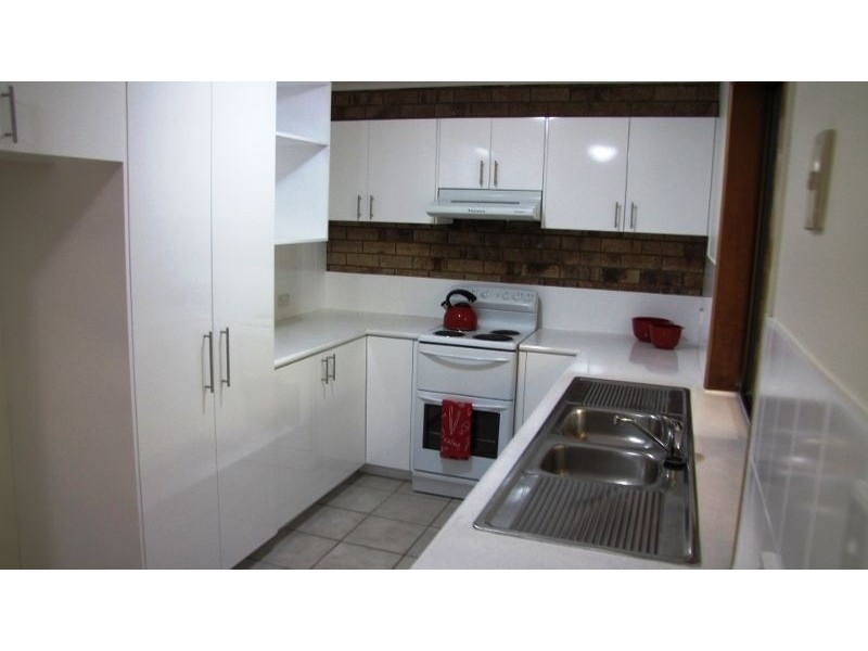 4/2 Delanty Crt, Edens Landing QLD 4207