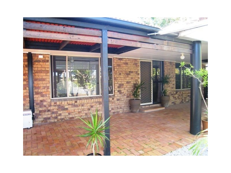 37 Leighton Drive, Edens Landing QLD 4207