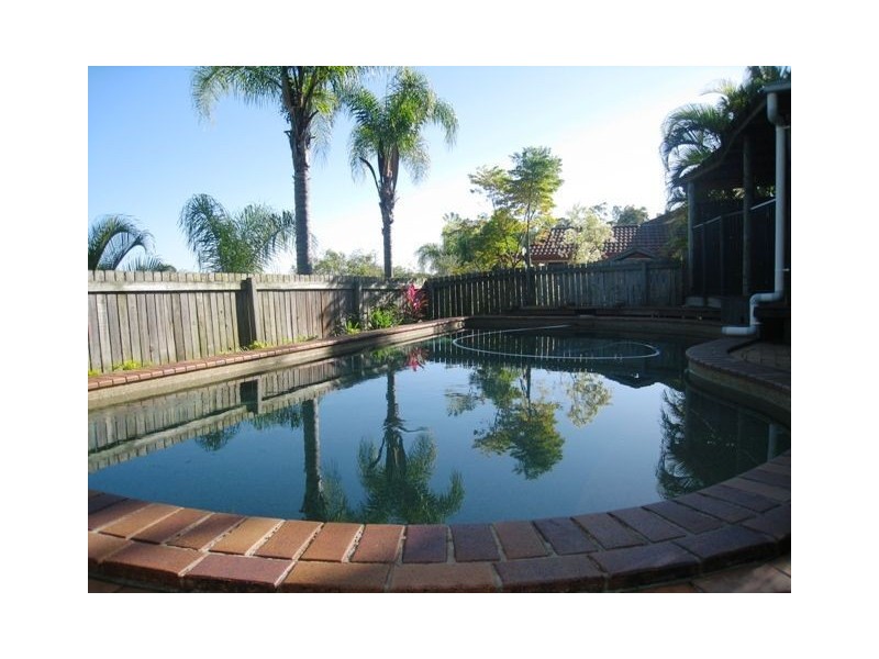 37 Leighton Drive, Edens Landing QLD 4207