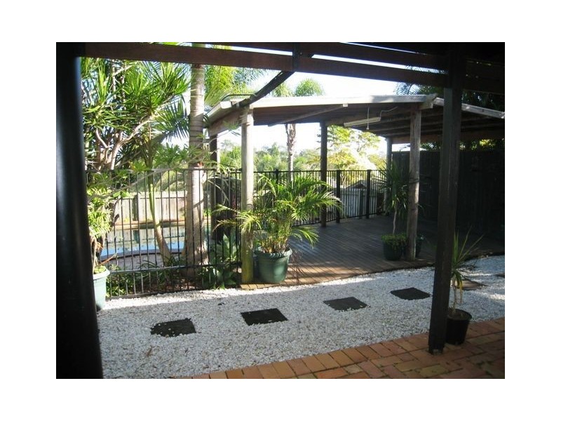 37 Leighton Drive, Edens Landing QLD 4207