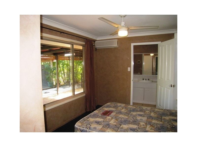 37 Leighton Drive, Edens Landing QLD 4207