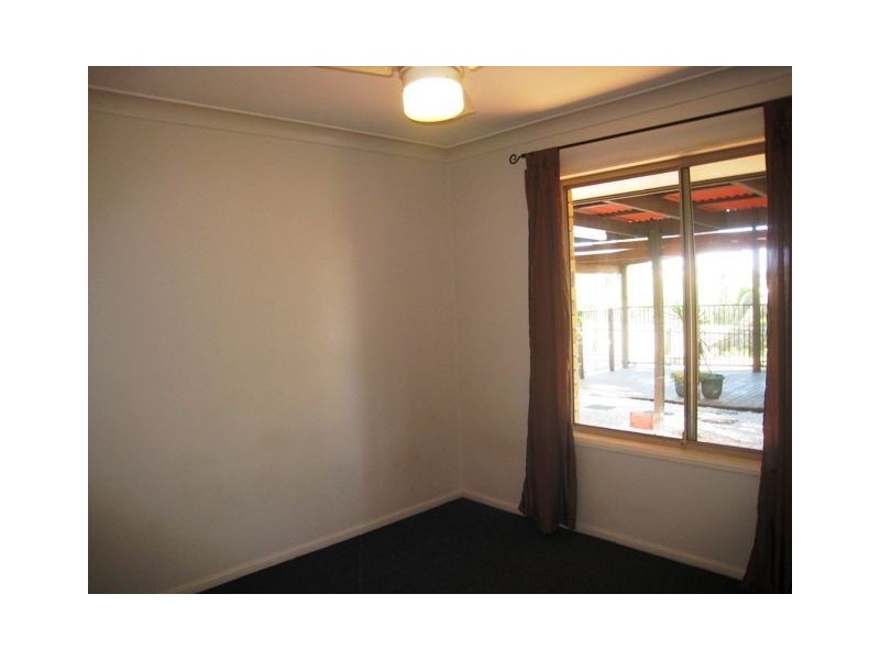 37 Leighton Drive, Edens Landing QLD 4207