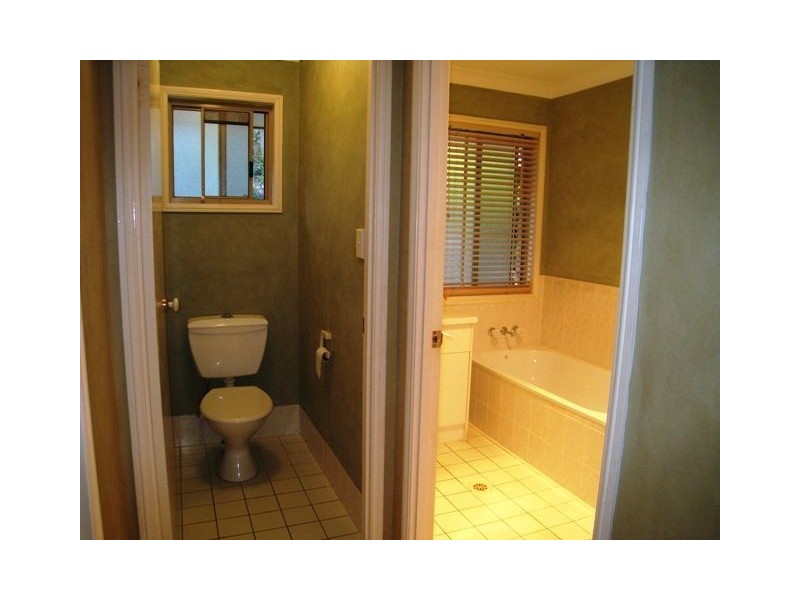 37 Leighton Drive, Edens Landing QLD 4207