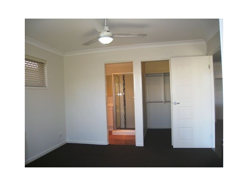 10 Coalstoun Crossing, Waterford QLD 4133