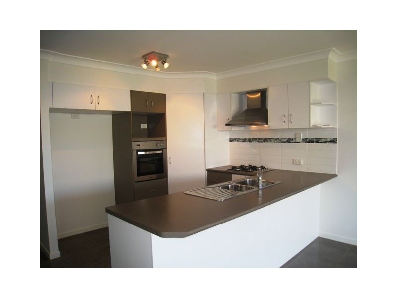 10 Coalstoun Crossing, Waterford QLD 4133
