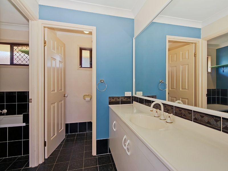 7 Lucy Drive, Edens Landing QLD 4207