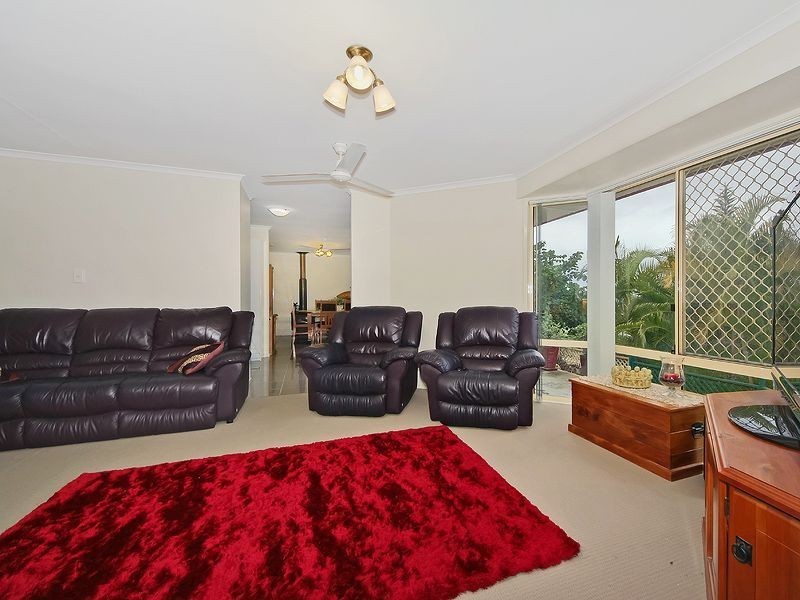 18 Breeze Ct, Mount Warren Park QLD 4207