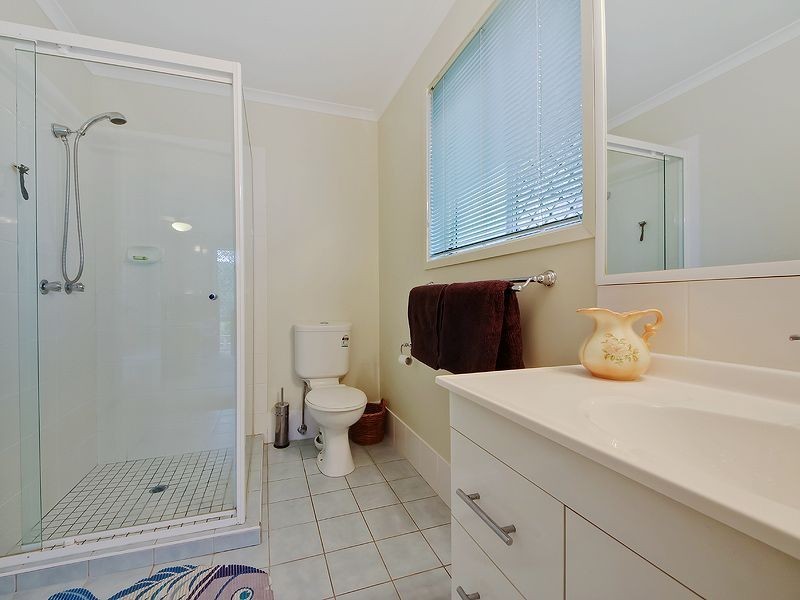 18 Breeze Ct, Mount Warren Park QLD 4207