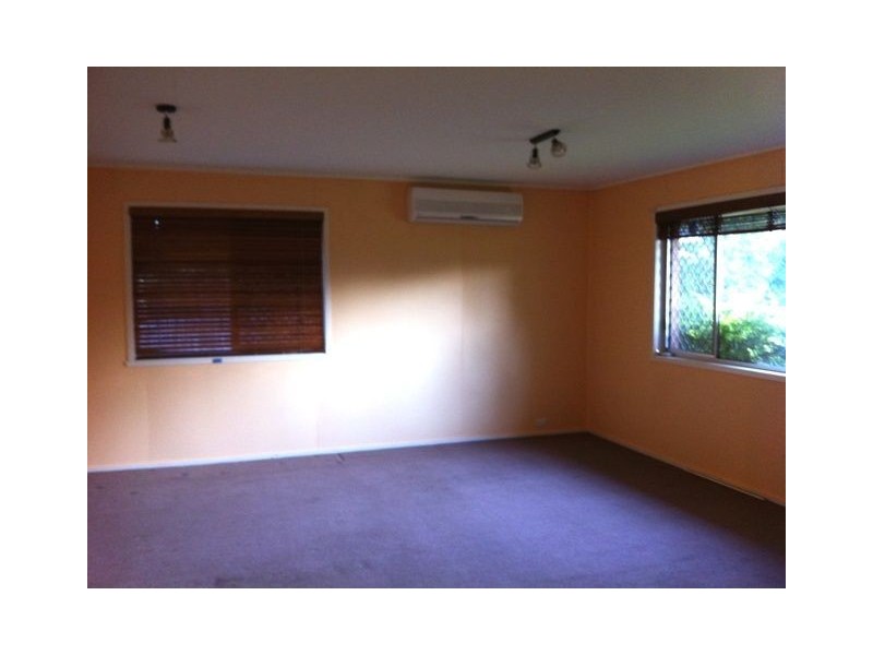 2 Roebuck Avenue, Eagleby QLD 4207