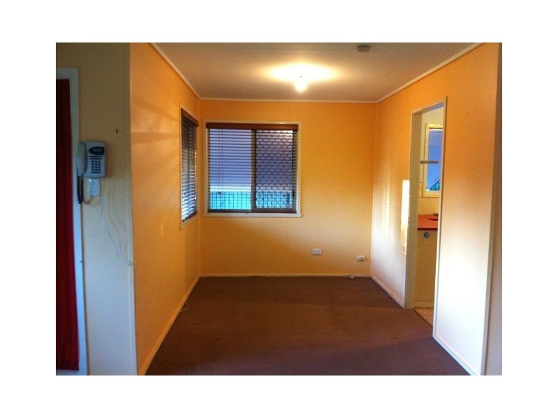 2 Roebuck Avenue, Eagleby QLD 4207