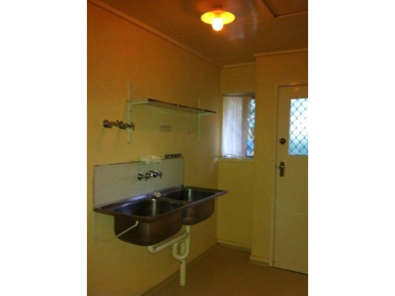 2 Roebuck Avenue, Eagleby QLD 4207