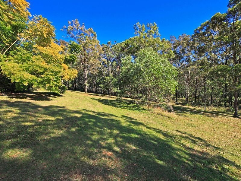 26 Helen -Louise Court, Buccan QLD 4207