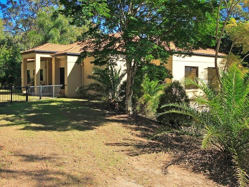 26 Helen -Louise Court, Buccan QLD 4207