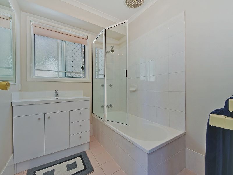 12 Houdini Tce, Edens Landing QLD 4207