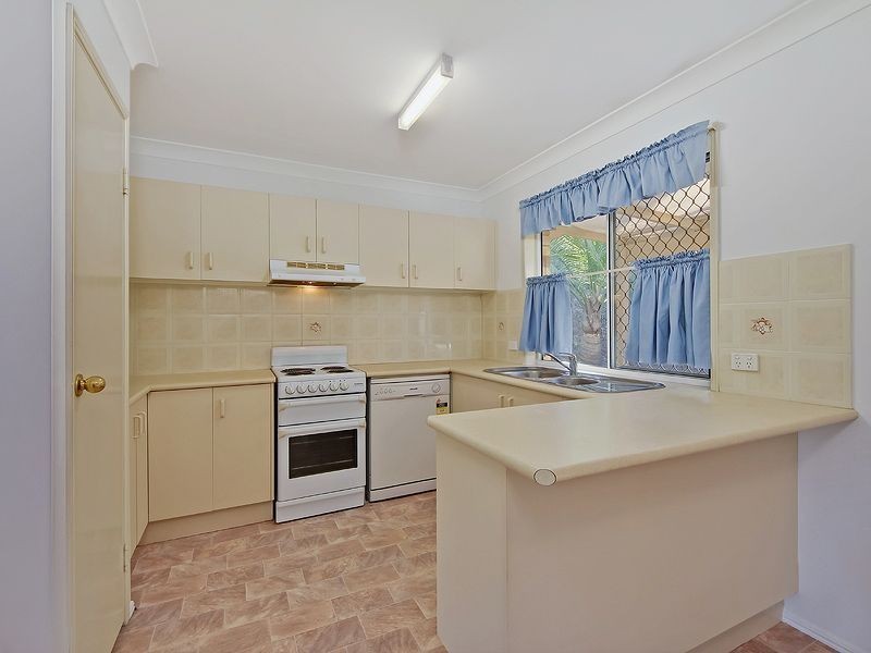 11 Kummara Road, Edens Landing QLD 4207