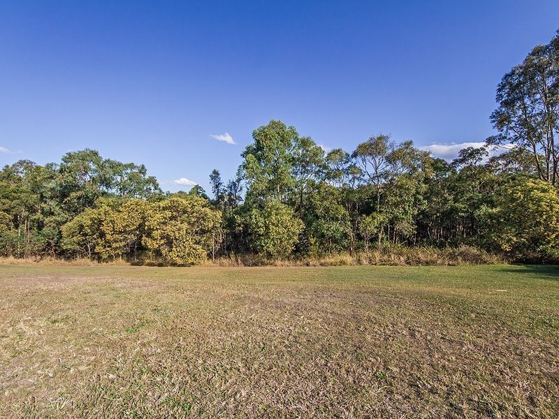 11 Kummara Road, Edens Landing QLD 4207