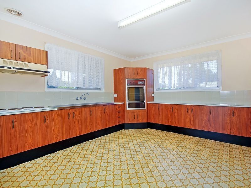 11 Curlew Cr, Eagleby QLD 4207