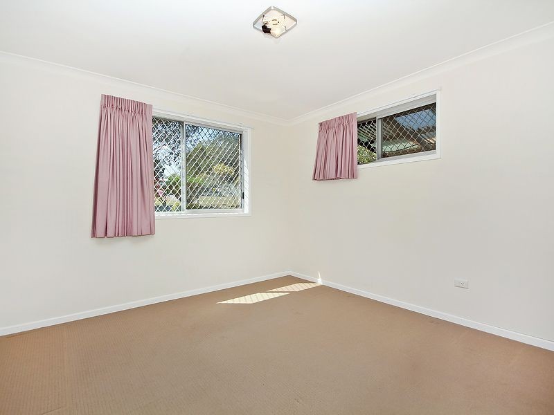 11 Curlew Cr, Eagleby QLD 4207