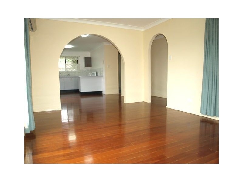 3 Tregana Circuit, Edens Landing QLD 4207
