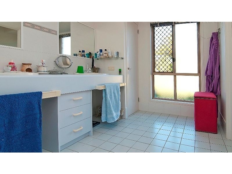 2 Wilhelm Drive, Windaroo QLD 4207