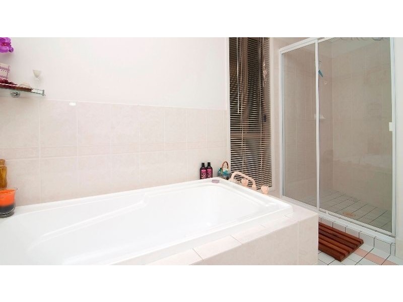 2 Wilhelm Drive, Windaroo QLD 4207